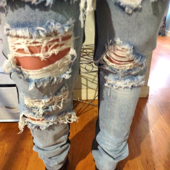 Host Pick Women's Miz 2 Faced Distressed High-rise 2 toned Jeans - Picture 12 of 16